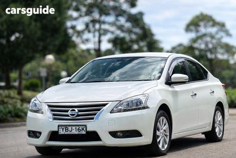 White 2013 Nissan Pulsar Sedan St-L