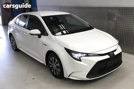 White 2021 Toyota Corolla Sedan Ascent Sport (Hybrid)