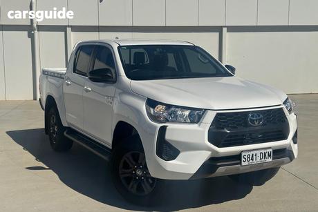 White 2025 Toyota Hilux Double Cab Pick Up Sr (4X4)