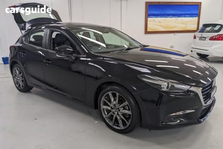 Black 2018 Mazda 3 Hatchback Sp25