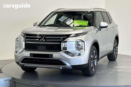 Silver 2025 Mitsubishi Outlander Wagon Ls 7 Seat (2Wd)