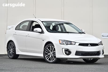 White 2017 Mitsubishi Lancer Sedan Es Sport