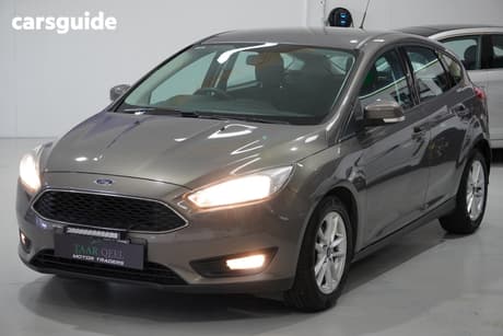 Beige 2016 Ford Focus Hatchback Trend