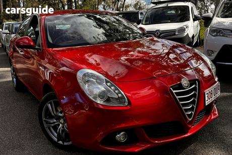 Red 2014 Alfa Romeo Giulietta Hatchback Distinctive