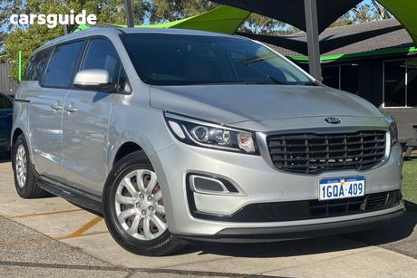 Silver 2018 Kia Carnival Wagon S