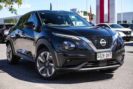 Black 2024 Nissan Juke Hatchback St-L