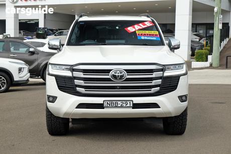 White 2023 Toyota Landcruiser Wagon Lc300 Sahara (4X4)