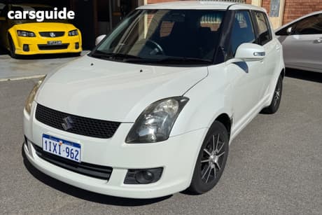 White 2010 Suzuki Swift Hatchback S