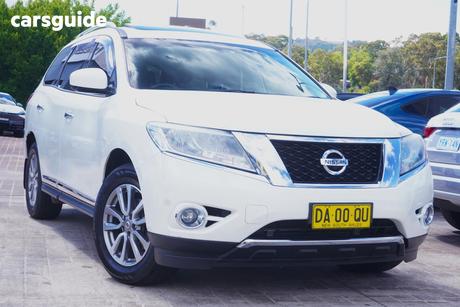 White 2016 Nissan Pathfinder Wagon St-L (4X2)