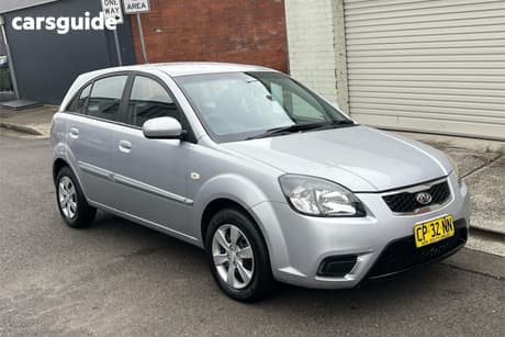 Silver 2009 Kia RIO Hatchback Lx