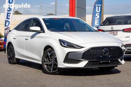 White 2025 MG MG5 Sedan Essence