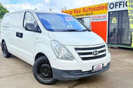 White 2009 Hyundai Iload Van