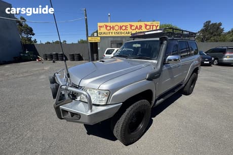 Silver 2009 Nissan Patrol Wagon St (4X4)