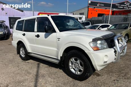 Silver 2005 Mitsubishi Pajero Wagon Glx Lwb (4X4)