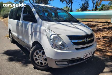 White 2013 Hyundai Imax Wagon