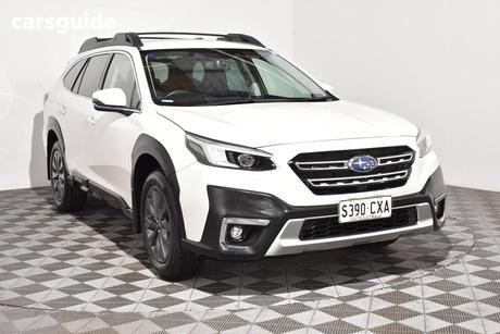White 2023 Subaru Outback Wagon Awd