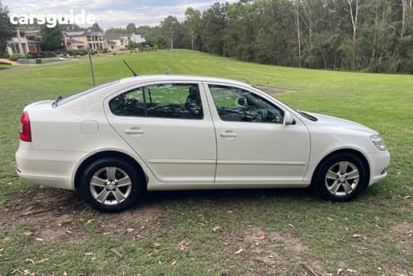 White 2011 Skoda Octavia Liftback 90 Tsi