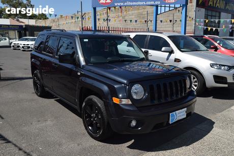 Grey 2014 Jeep Patriot Wagon Blackhawk