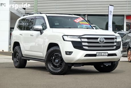 White 2023 Toyota Landcruiser Wagon Lc300 Sahara (4X4)