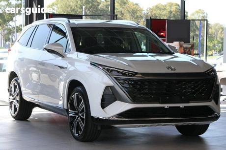 White 2025 MG Qs Wagon Essence Awd