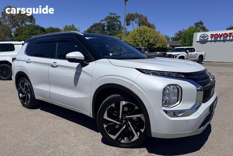 White 2023 Mitsubishi Outlander Wagon Exceed Tourer 7 Seat (Awd)