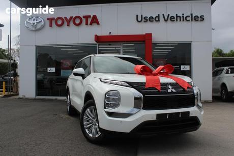 White 2023 Mitsubishi Outlander Wagon Es 5 Seat (2Wd)