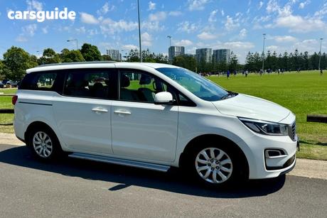 White 2019 Kia Carnival Wagon S