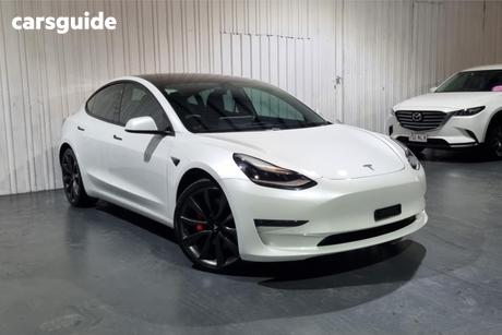White 2019 Tesla Model 3 Sedan Performance