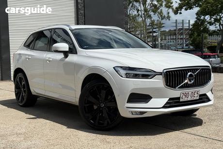 White 2018 Volvo XC60 Wagon T5 Momentum