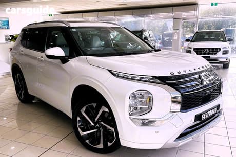 White 2022 Mitsubishi Outlander Wagon Exceed 7 Seat (Awd)