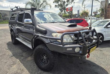 Grey 2009 Toyota Hilux Dual Cab Pick-up Sr5 (4X4)