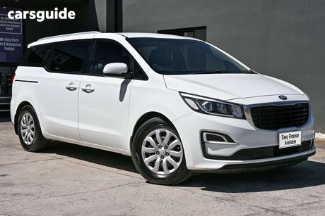 White 2018 Kia Carnival Wagon S