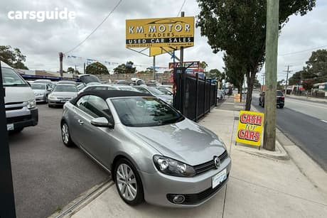 Beige 2013 Volkswagen Golf Cabriolet 118 Tsi