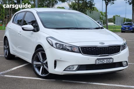 White 2017 Kia Cerato Hatchback Sport