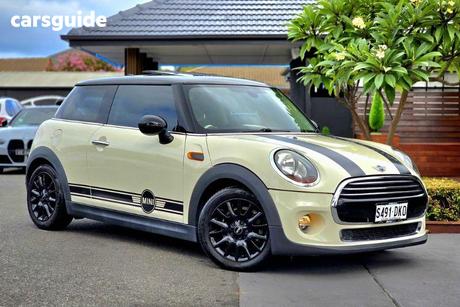 White 2016 Mini Cooper Hatchback