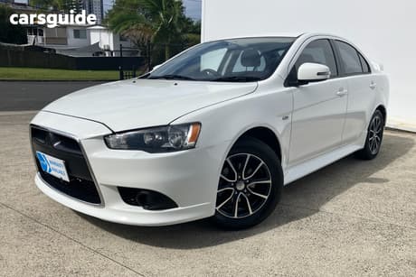 White 2014 Mitsubishi Lancer Sedan Es