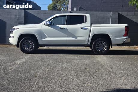 White 2025 Mitsubishi Triton Double Cab Pick Up Gls (4X4)