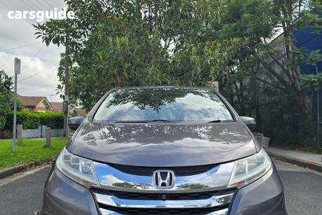 Silver 2014 Honda Odyssey Wagon Vti-L