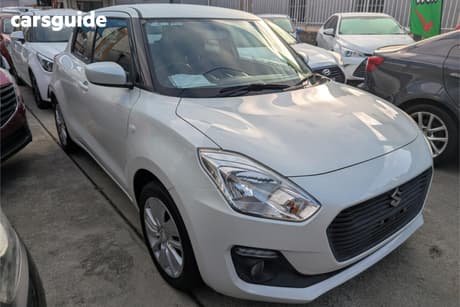 White 2019 Suzuki Swift Hatchback Gl Navigator