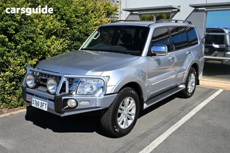 Silver 2016 Mitsubishi Pajero Wagon Exceed Lwb (4X4)