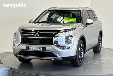 Silver 2025 Mitsubishi Outlander Wagon Ls 7 Seat (2Wd)