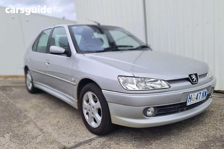 Grey 2000 Peugeot 306 Hatchback Xt