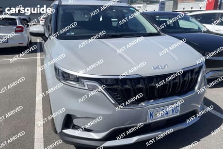 Silver 2022 Kia Carnival Wagon S