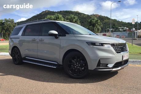 Silver 2023 Kia Carnival Wagon Special Edition