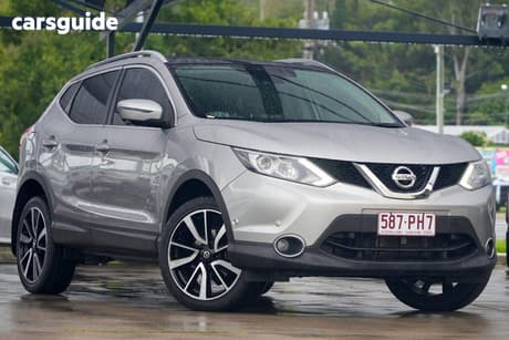 Silver 2016 Nissan Qashqai Wagon Ti (4X2)