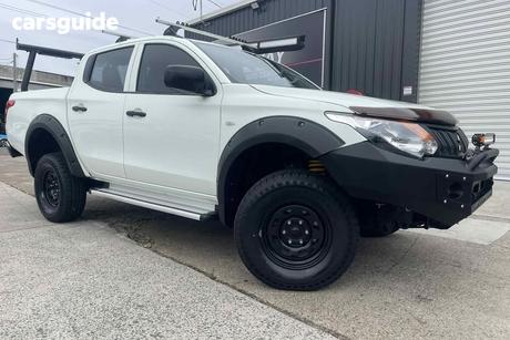 White 2016 Mitsubishi Triton Dual Cab Utility Glx Plus (4X4)