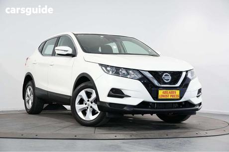 White 2018 Nissan Qashqai Wagon St