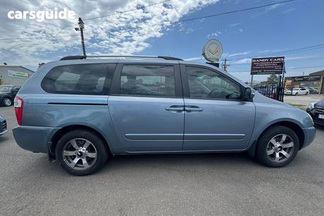 2011 Kia Grand Carnival Wagon Platinum