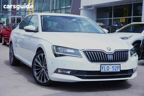 White 2016 Skoda Superb Sedan 162 Tsi