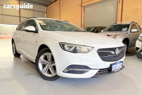 White 2018 Holden Commodore SUV LT
